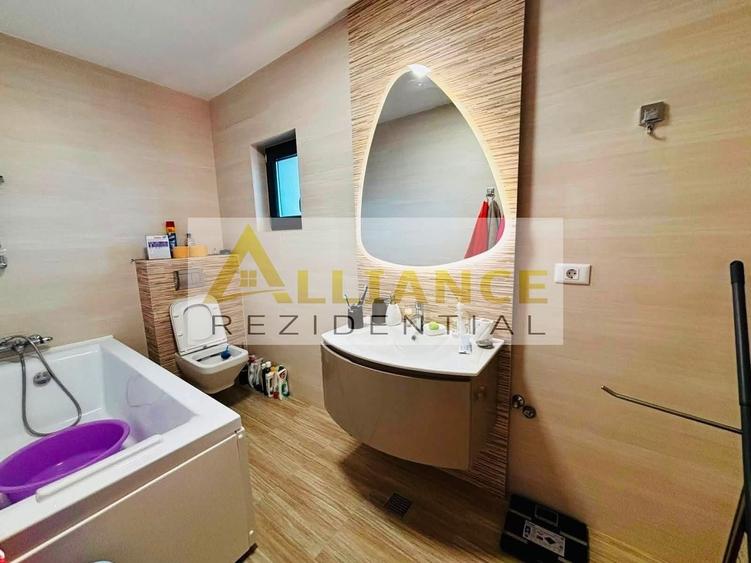 Casă individuală cu 4 camere cu Canalizare în Berceni