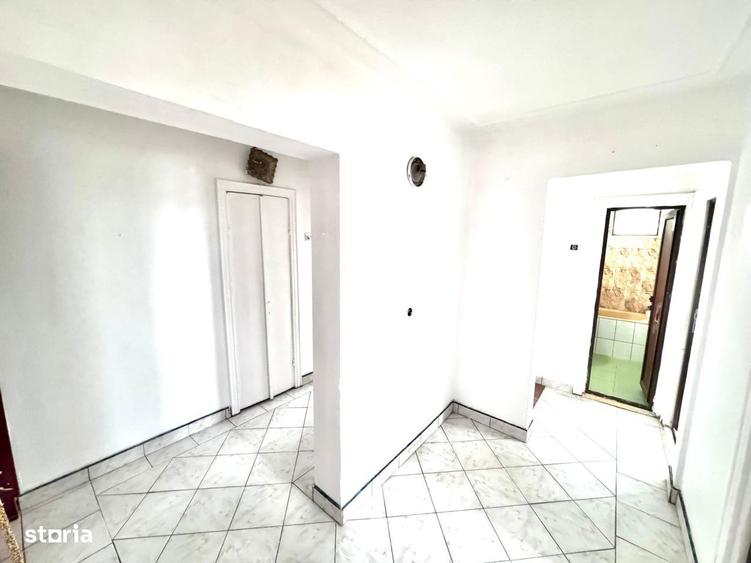Apartament cu 3 camere decomandat în Faleză