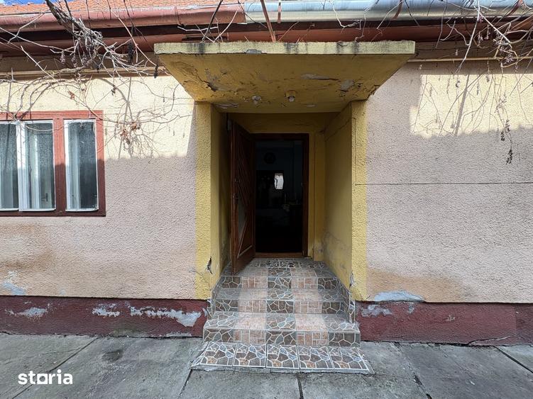 Casă cu 3 camere cu Teren 320 Mp în Lazaret