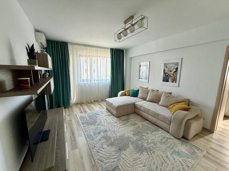 Apartament cu 3 camere semidecomandat, mobilat în Timișoara