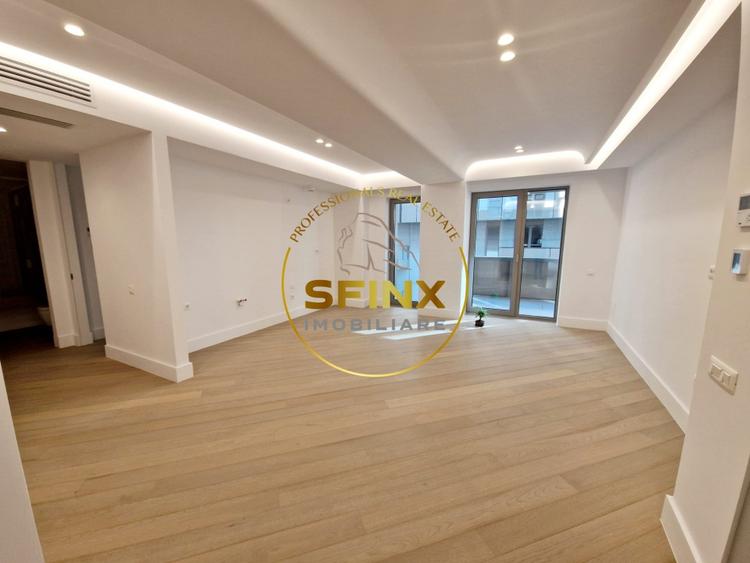 Apartament cu 3 camere semidecomandat, mobilat în Băneasa