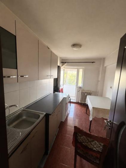Apartament cu 3 camere decomandat în Valea Rosie