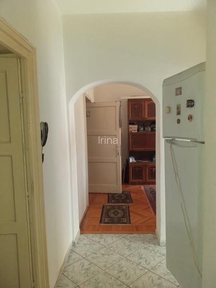Apartament cu 3 camere semidecomandat în Floreasca