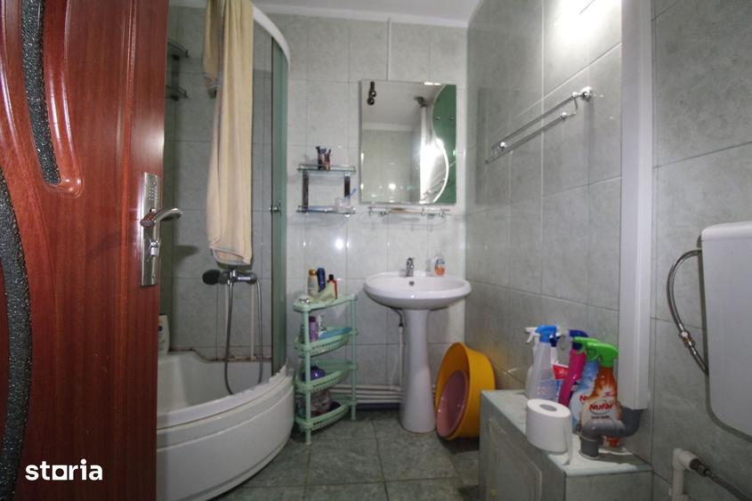 Apartament cu 3 camere în 9 Mai