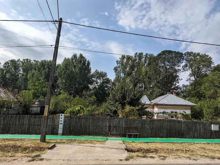 Casă cu 3 camere cu Teren 1264 Mp în Potcoava