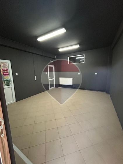 Spațiu comercial, de 117.12999725342 mp, în Ipotești