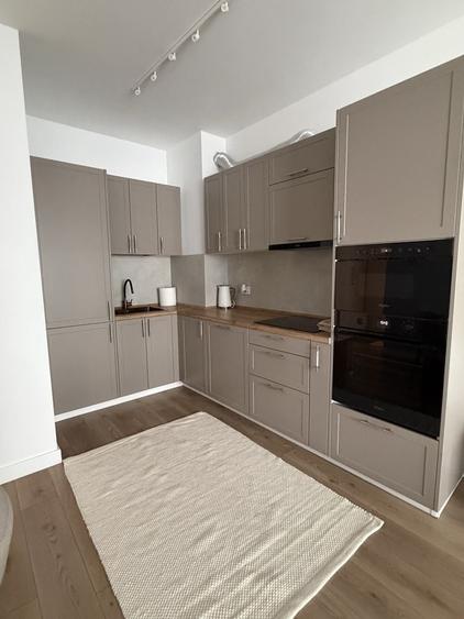 Apartament cu 3 camere semidecomandat în Exterior Vest