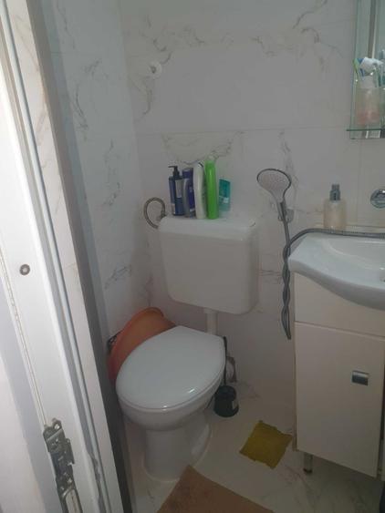 Apartament cu 2 camere decomandat în Războieni