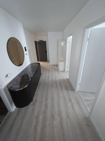 Apartament cu 3 camere semidecomandat în Zorilor