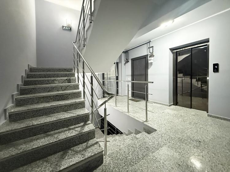 Apartament cu 3 camere semidecomandat în Inel II