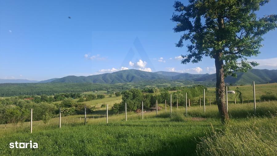 Teren de 809 mp, în Poplaca