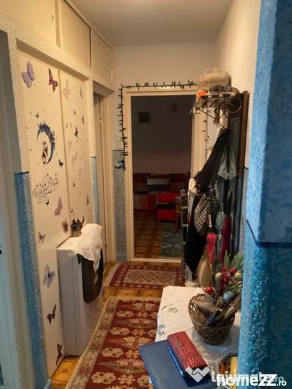 Apartament cu 3 camere semidecomandat în Inel II