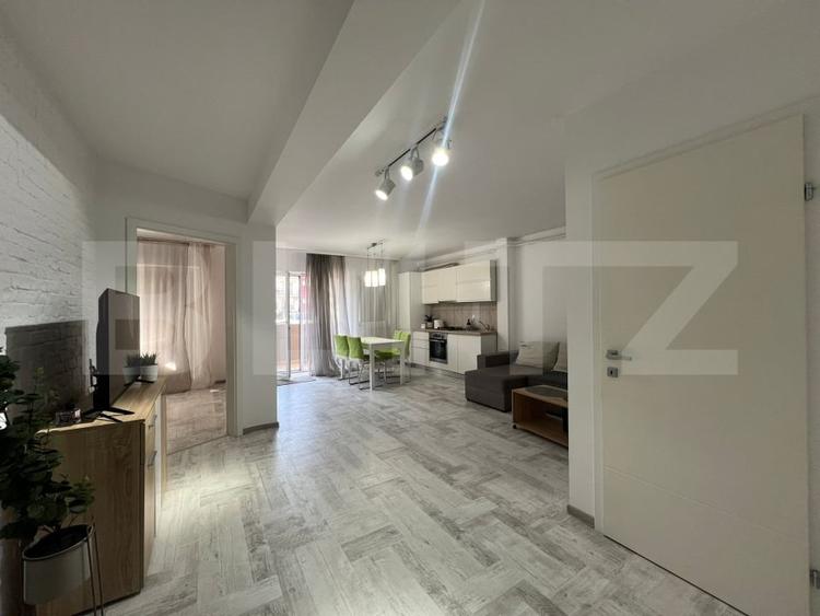 Apartament cu 2 camere semidecomandat, mobilat în Florești