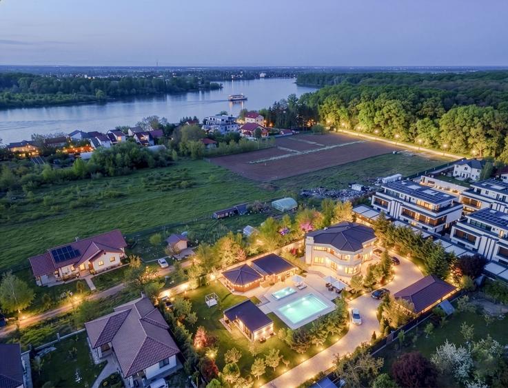 Casă individuală cu 6 camere cu Canalizare în Snagov