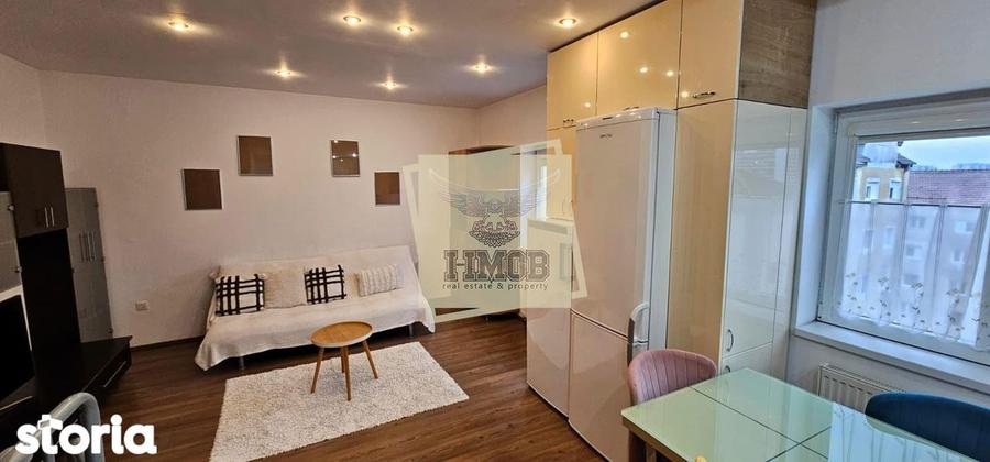 Apartament cu 3 camere, mobilat în Central — fotografia 3