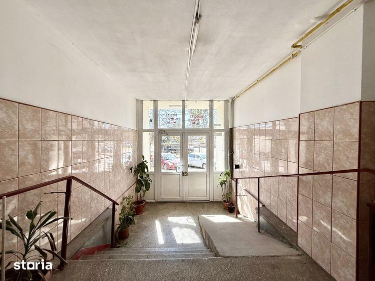 Apartament cu 3 camere decomandat, mobilat în Tei