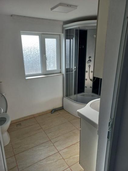 Casă cu 3 camere cu Teren 1000 Mp în Central