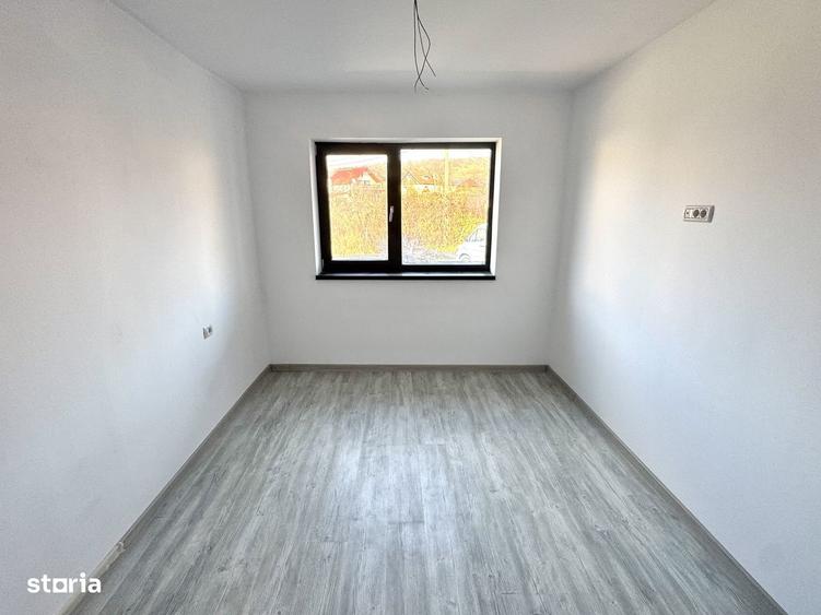 Casă cu 3 camere cu Teren 420 Mp în Tomești