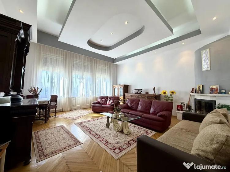 Apartament cu 4 camere semidecomandat, mobilat în Central