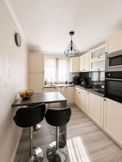 Apartament cu 3 camere decomandat, mobilat în Între Lacuri — fotografia 3