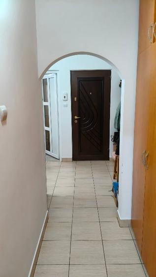 Apartament cu 3 camere decomandat, mobilat în Gară