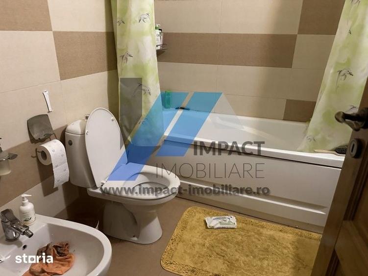 Apartament cu 4 camere decomandat în Calea București
