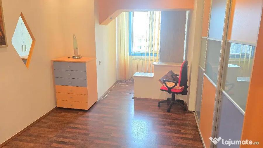 Apartament cu 2 camere decomandat în Decebal