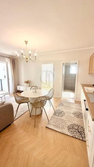 Apartament cu 3 camere semidecomandat în Florești