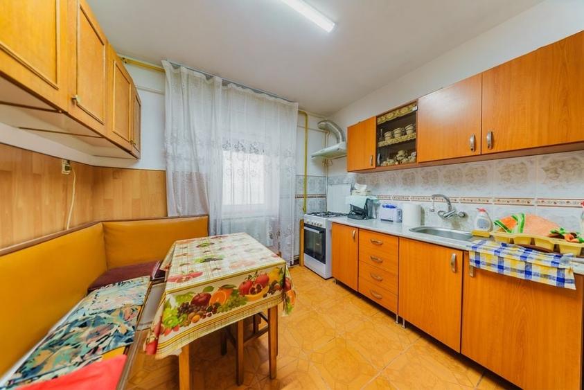 Apartament cu 2 camere decomandat în Intim