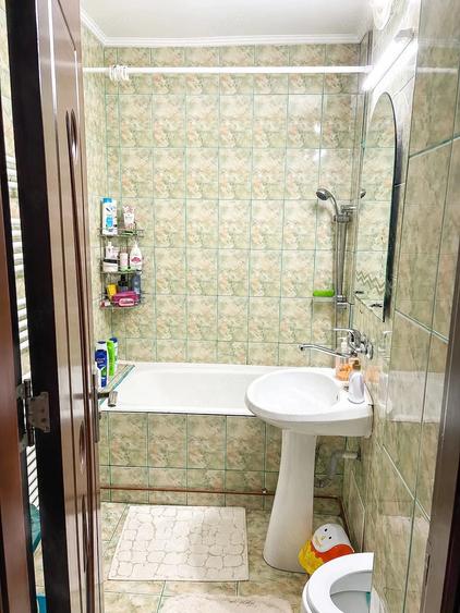 Apartament cu 3 camere decomandat în Găvana