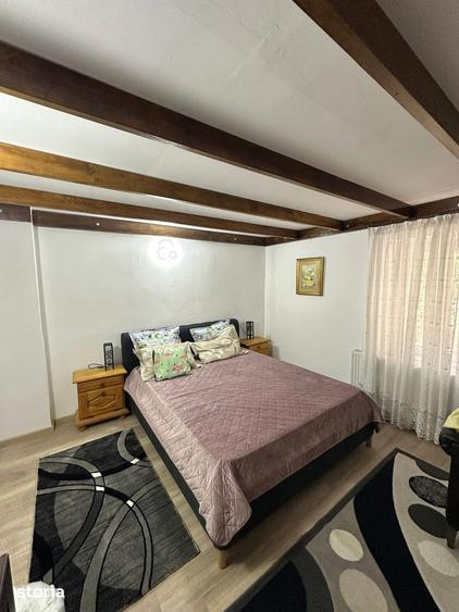 Casă cu 3 camere cu Teren 1500 Mp în Central