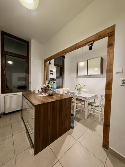 Apartament cu 3 camere semidecomandat, mobilat în P-ța Maria