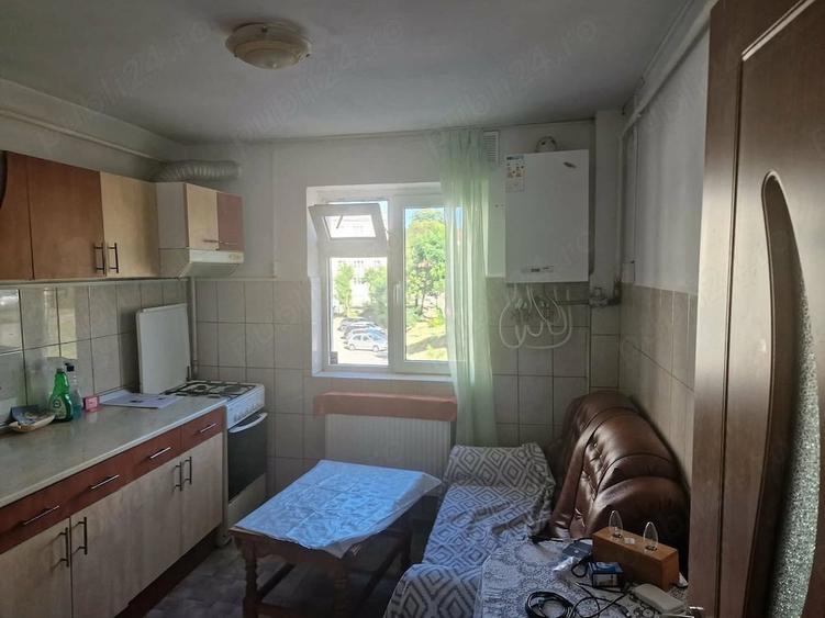 Garsonieră decomandată în Central