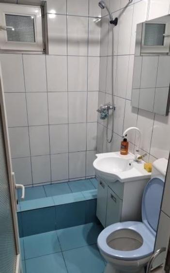 Apartament cu 2 camere decomandat, mobilat în Titan