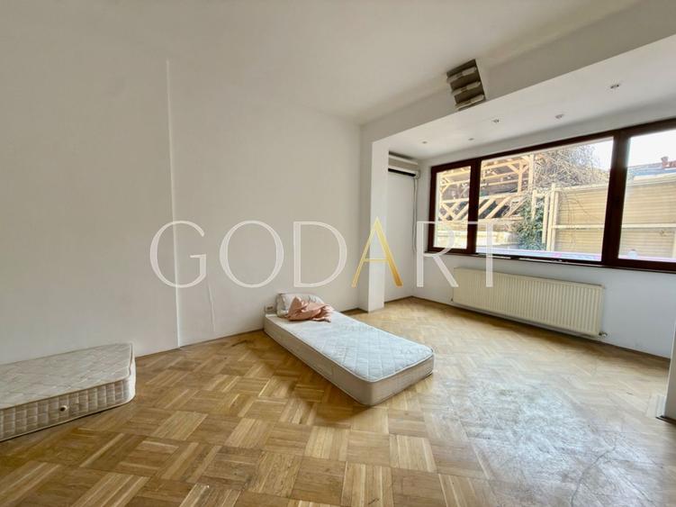 Apartament cu 3 camere decomandat în Aviatorilor