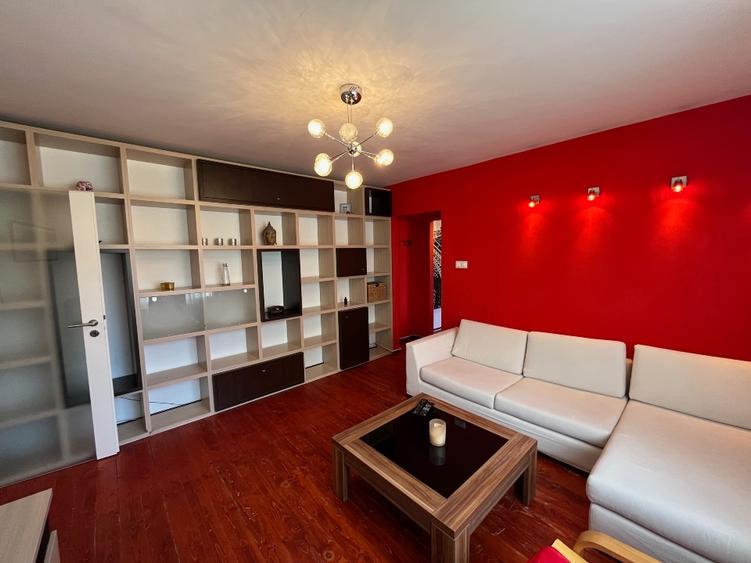 Apartament cu 2 camere semidecomandat, mobilat în Ultracentral