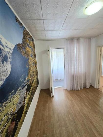 Apartament 3 Camere, Semidecomandat, zona Badea Cartan - 11
