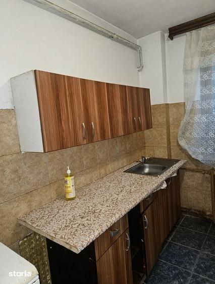 Apartament cu 2 camere semidecomandat în Calea București