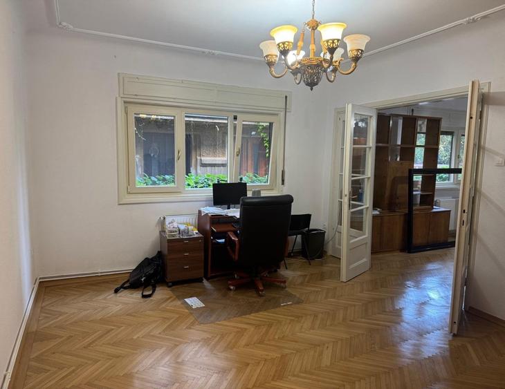 Apartament cu 5 camere în Dorobanți
