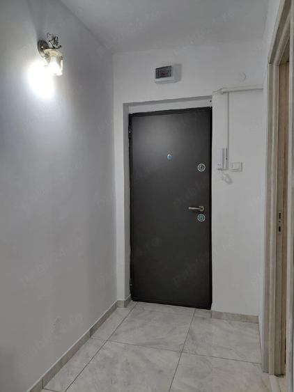 Apartament cu 2 camere semidecomandat în Independenței