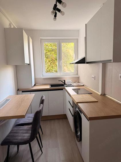 Apartament cu 2 camere decomandat în Cornișa