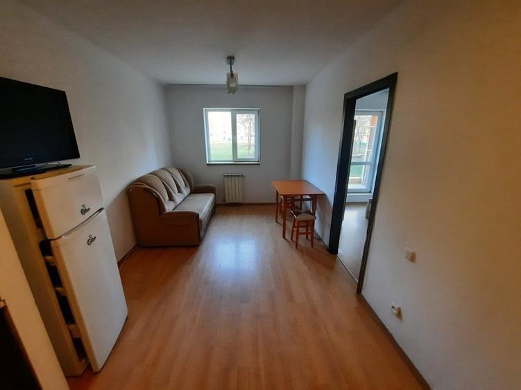 Apartament cu 2 camere semidecomandat, mobilat în Tătărași — fotografia 1