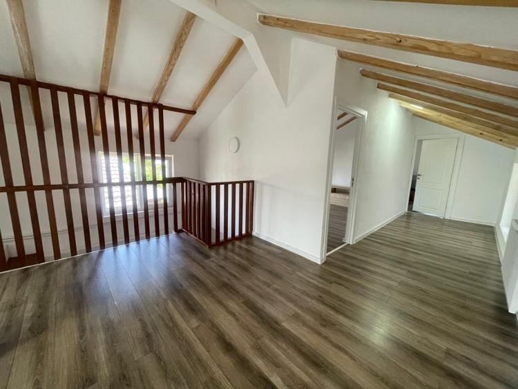 Casă individuală cu 5 camere cu Canalizare în Cernele