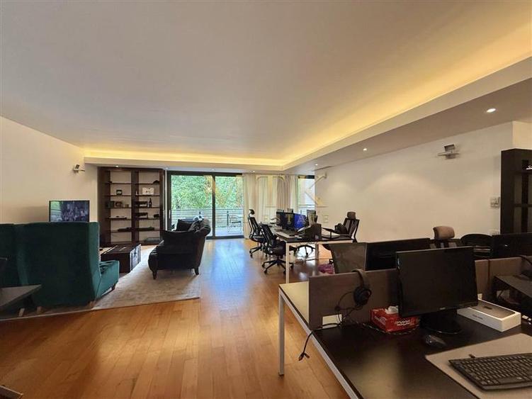 Apartament cu 3 camere decomandat, mobilat în Primăverii