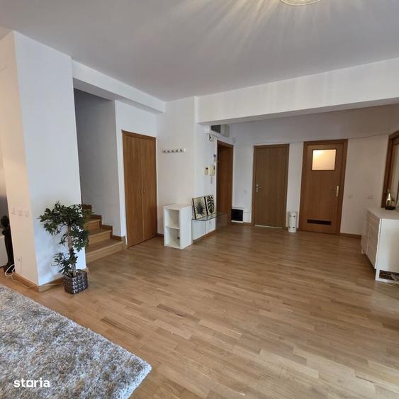 Apartament cu 4 camere în Herăstrău