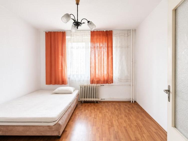 Apartament cu 3 camere decomandat în Nufărul