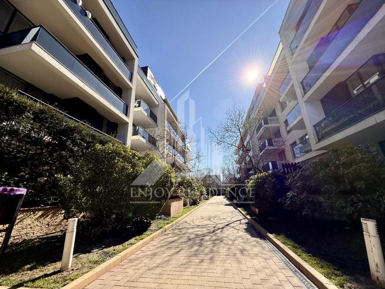 Apartament cu 3 camere decomandat, mobilat în Băneasa