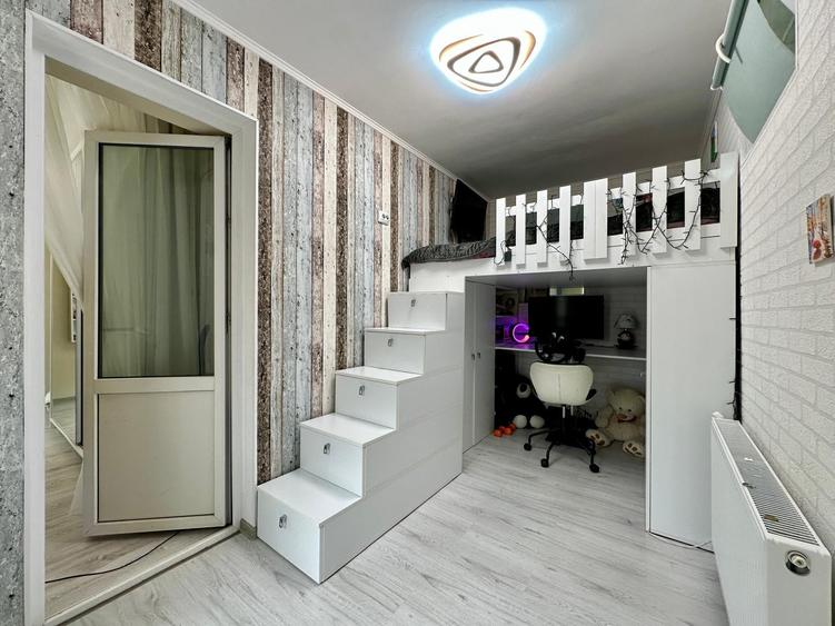 Apartament cu 3 camere semidecomandat în Bucium