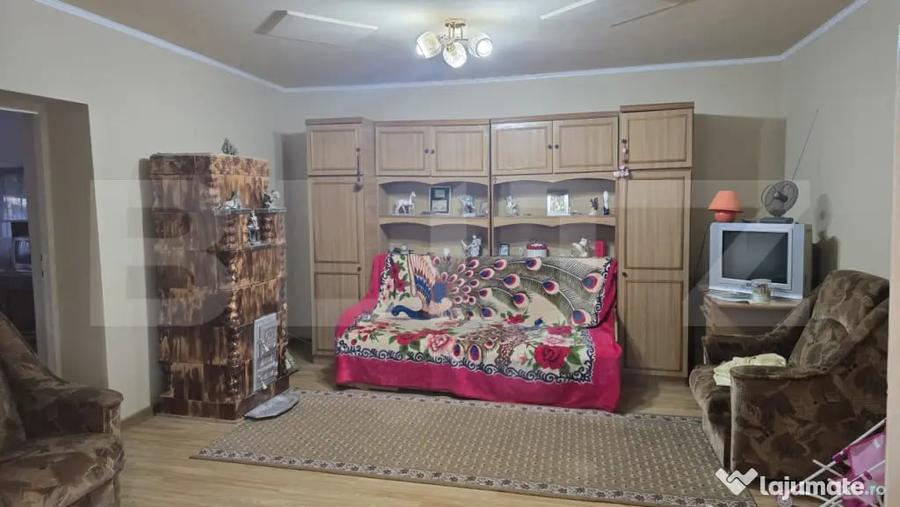 Casă cu 3 camere cu Teren 1427 Mp în Livada