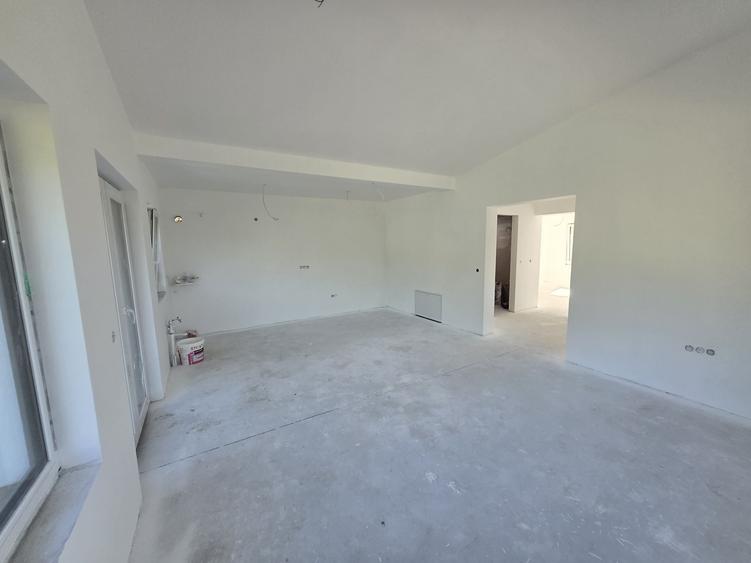 Casă cu 3 camere în Tăuții-Măgherăuș